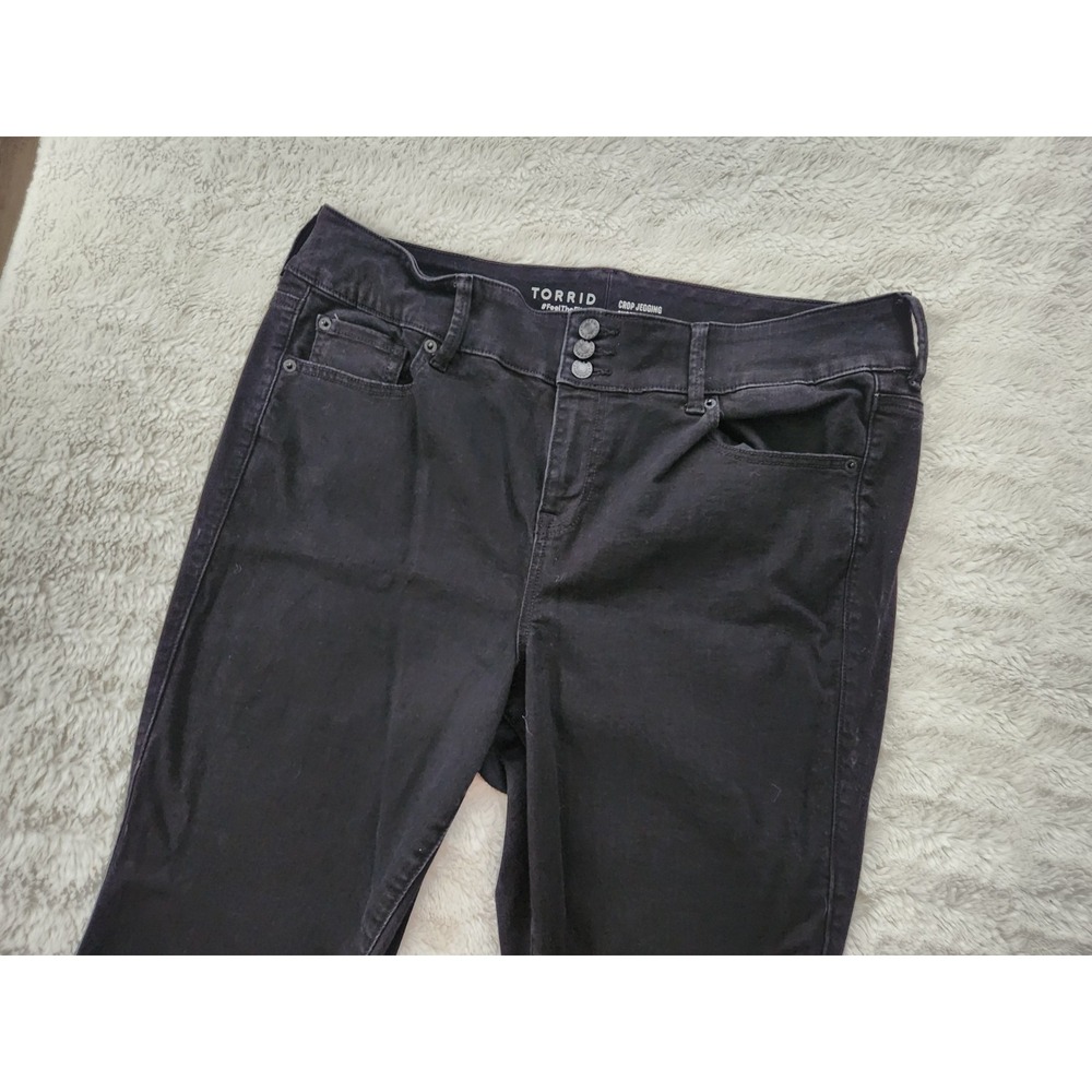 Torrid Crop Jegging Super Soft Black Denim‎ Plus Size 18 3-Button High Rise